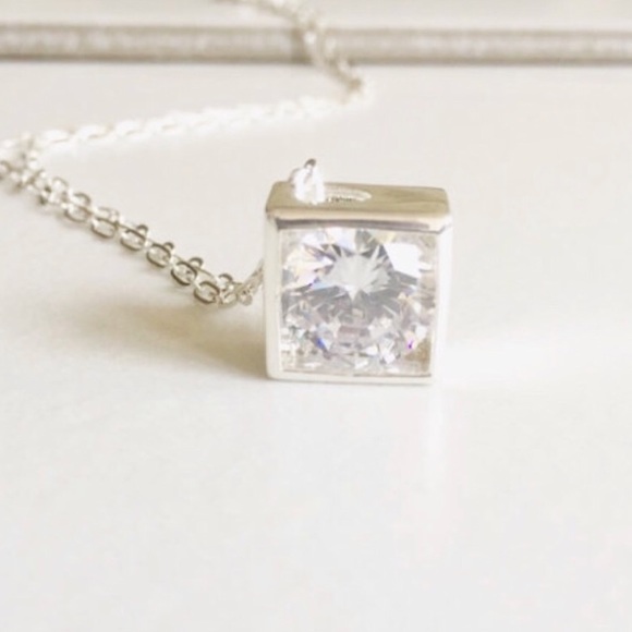 ✨Cz Square Round Crystal Pendant Necklace✨ - Picture 2 of 2